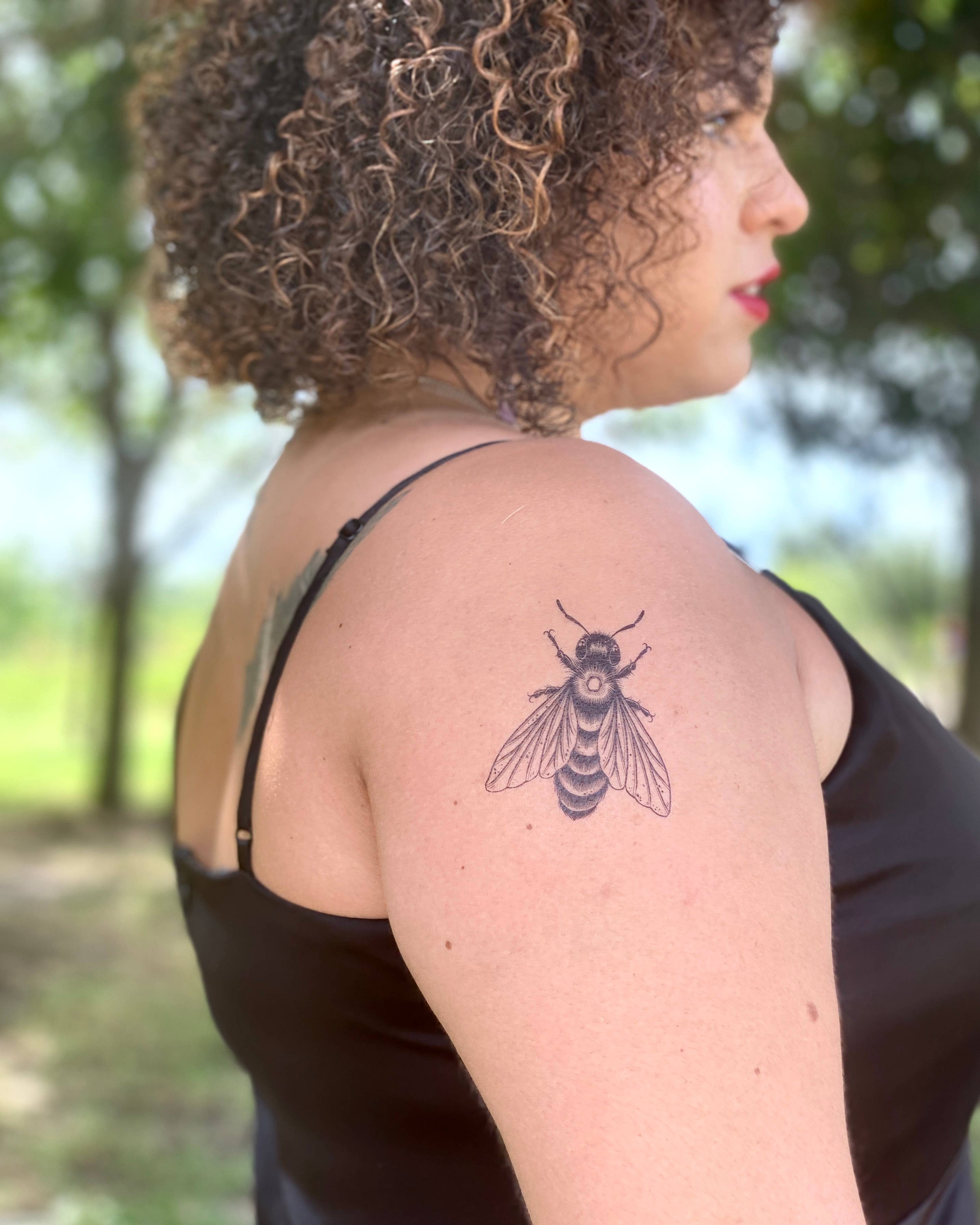 Big Bee Temporary Tattoo: 1-Pack